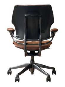 Refurbished Humanscale Freedom Leather Chair – Vintage Oak image 5
