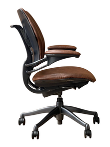 Refurbished Humanscale Freedom Leather Chair – Vintage Oak image 7