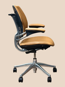 Refurbished Humanscale Freedom Chair – Tan Genuine Leather image 5