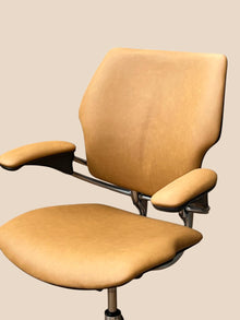 Refurbished Humanscale Freedom Chair – Tan Genuine Leather image 6