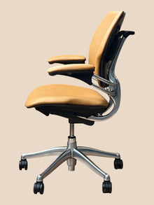 Refurbished Humanscale Freedom Chair – Tan Genuine Leather image 4