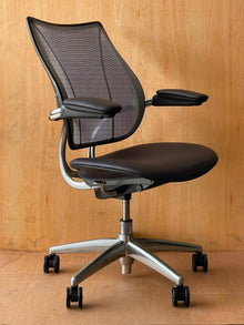 Refurbished Humanscale Liberty Mesh Chair – Aubergine PU image 1