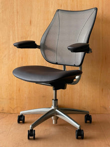 Refurbished Humanscale Liberty Mesh Chair – Aubergine PU image 2