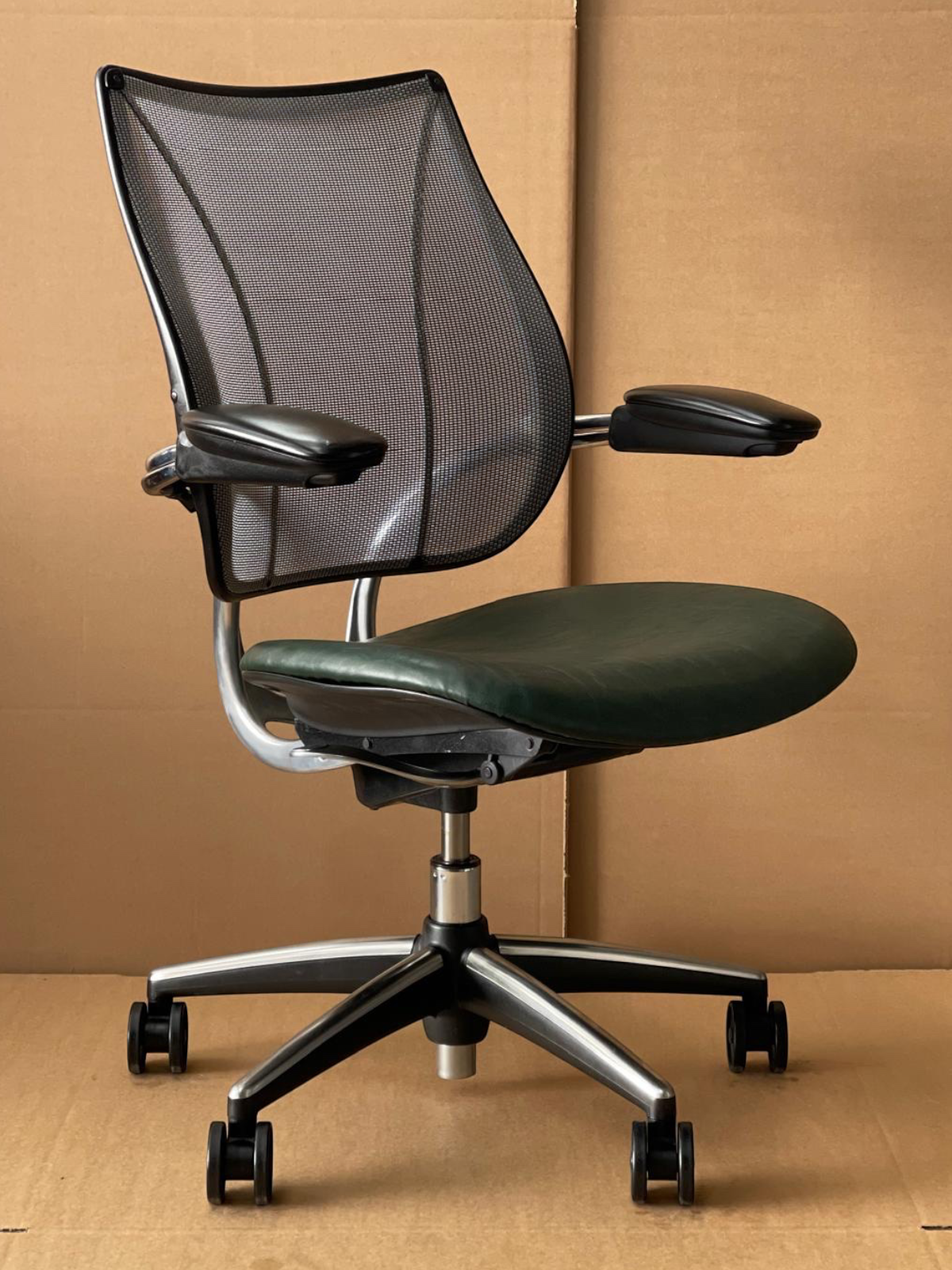 Humanscale Liberty Chair – Green Distressed Leather – Refurbished
