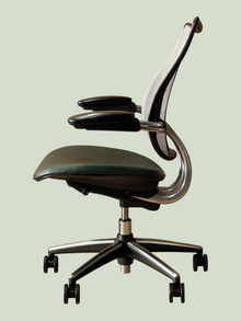 Humanscale Liberty Chair – Green Distressed Leather – Refurbished image 6