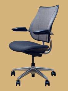 Refurbished Humanscale Liberty Mesh Chair – Light Grey image 5