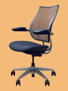 Refurbished Humanscale Liberty Mesh Chair – Light Grey image 5