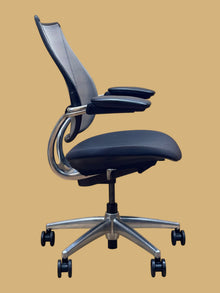 Refurbished Humanscale Liberty Mesh Chair – Light Grey image 2
