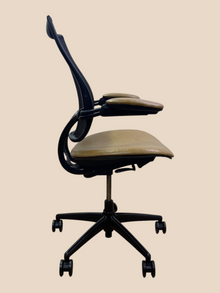 Humanscale Liberty Chair – Tan Distressed Leather – Refurbished image 7