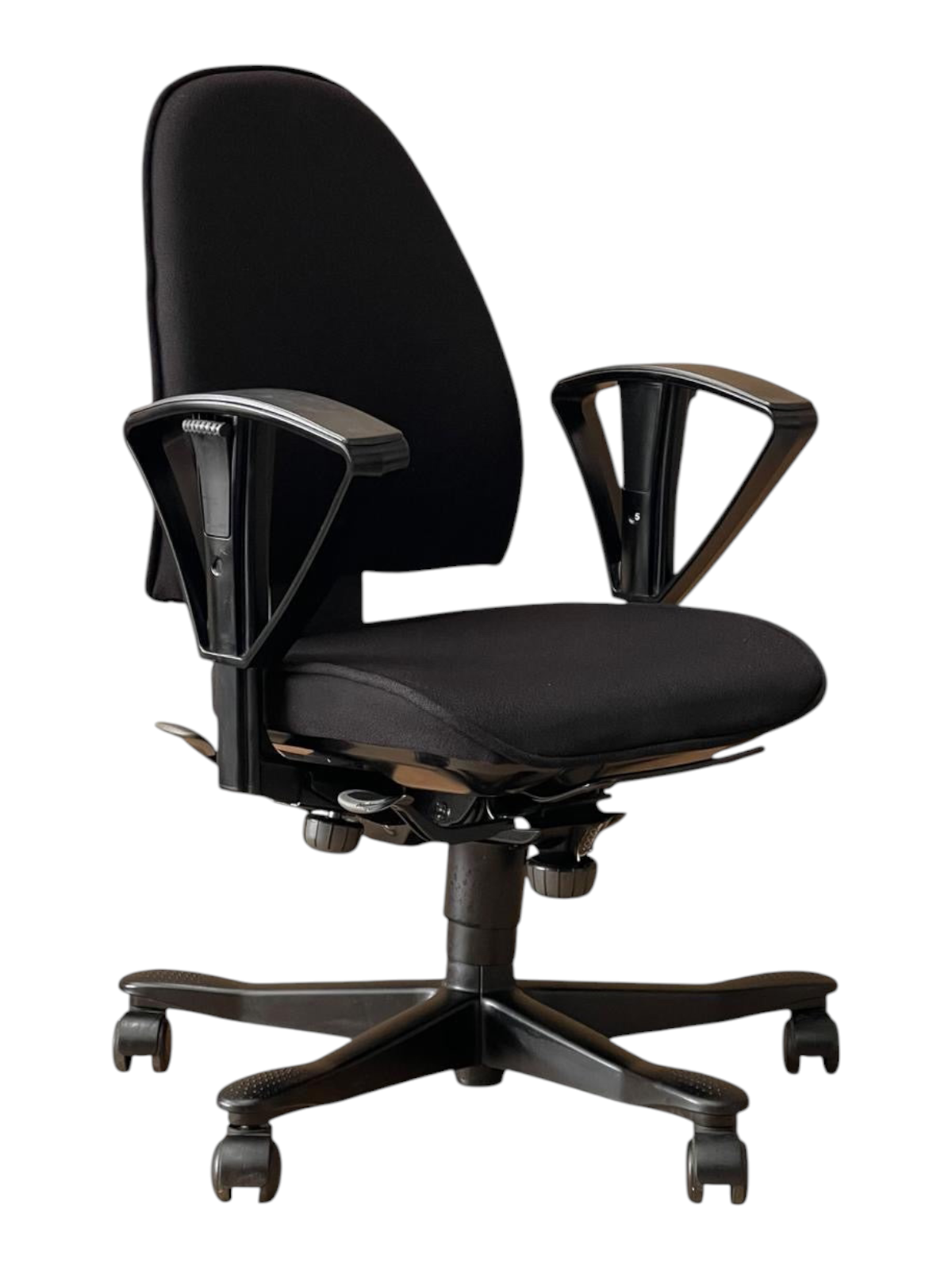 Kinnarps 6000 FreeFloat Chair – Black Fabric – Refurbished