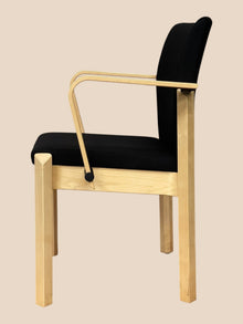 Kinnarps Milton 554 Visitor Armchairs – Set of 12 – Refurbished image 4