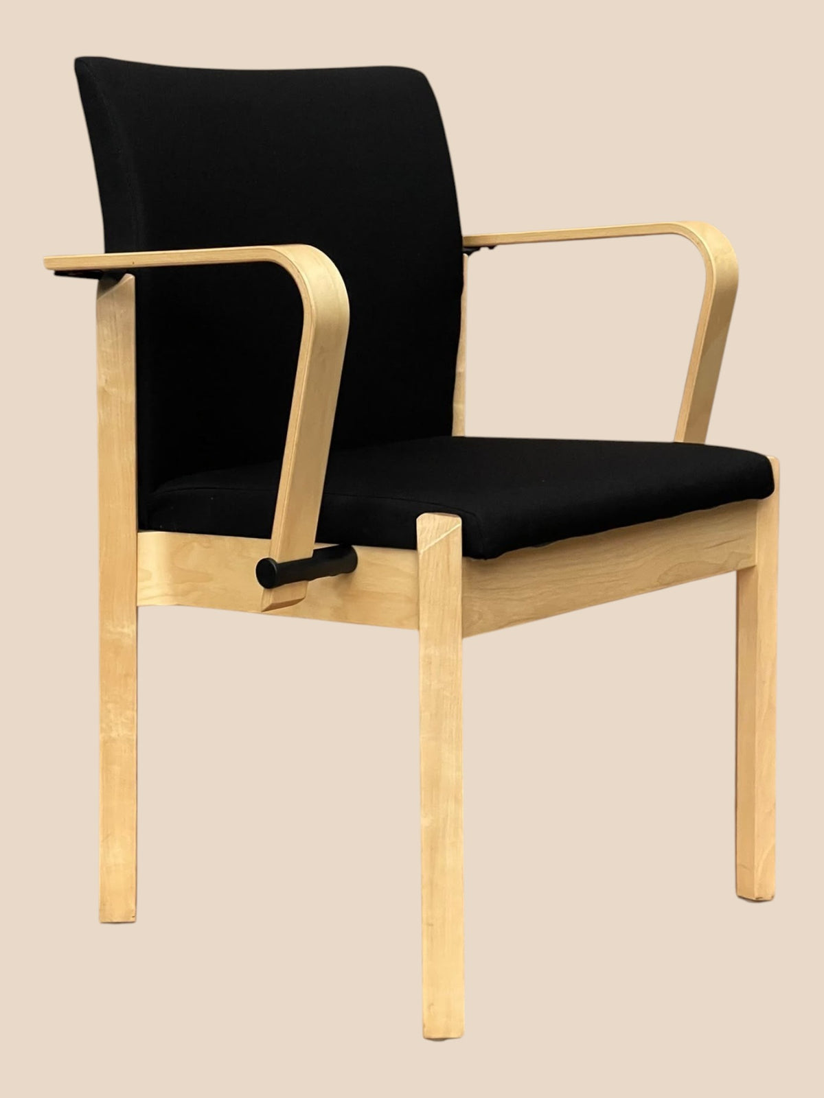Kinnarps Milton 554 Visitor Armchairs – Set of 12 – Refurbished