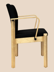 Kinnarps Milton 554 Visitor Armchairs – Set of 12 – Refurbished image 3