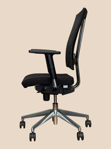 Nowy Styl Black Mesh Ergonomic Office Chair – Refurbished image 7