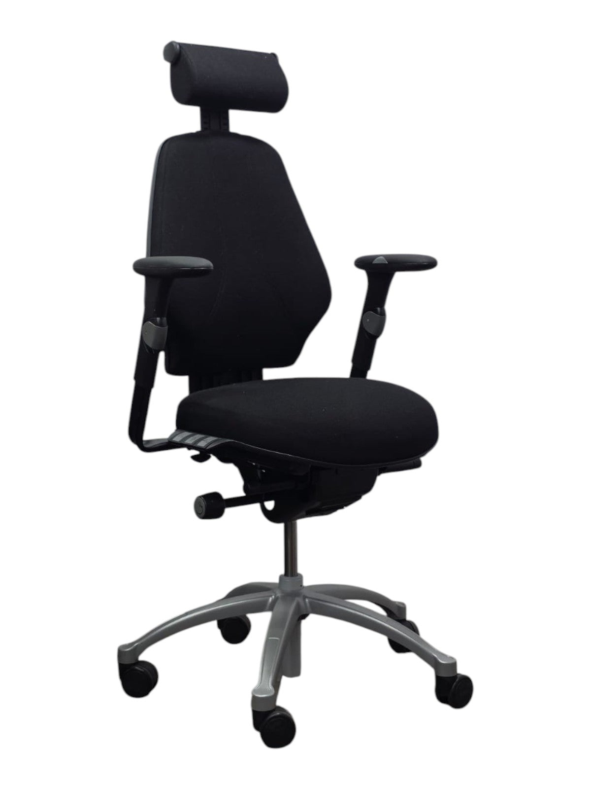 Refurbished RH Logic 300 Ergonomic Chair with Headrest – Black