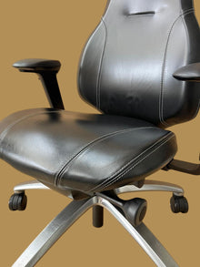 Refurbished RH Mereo 220 Genuine Leather Chair with Headrest – Black image 3