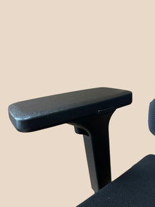 Refurbished Sedus black dot net Mesh Chair – Black image 5