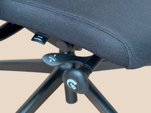 Senator Agitus High-Back Mesh Chair with Headrest – Refurbished image 8
