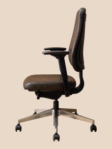 Steelcase Reply Brown Leather Office Chair – Refurbished image 4