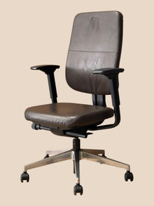 Steelcase Reply Brown Leather Office Chair – Refurbished image 5