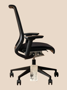 Steelcase Think V1 Black Mesh Ergonomic Chair – Refurbished image 6