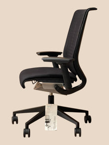 Steelcase Think V1 Black Mesh Ergonomic Chair – Refurbished image 3
