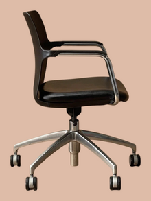Refurbished Connection Swivel Meeting Chair – Black Leather Seat image 2