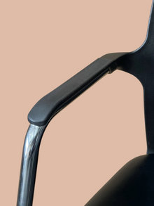 Refurbished Connection Swivel Meeting Chair – Black Leather Seat image 6