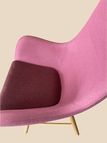 Refurbished Connection Lounge Chairs & Coffee Table – Mauve Set image 6